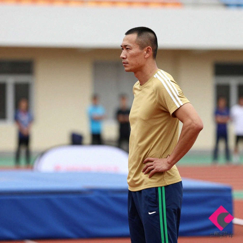 LEC Versus không trở lại năm 2027: Riot dồn nguồn lực cho LEC, Tier 2 EMEA mất cây cầu duy nhất LEC Versus không trở lại năm 2027: Riot dồn nguồn lực cho LEC, Tier 2 EMEA mất cây cầu duy nhất