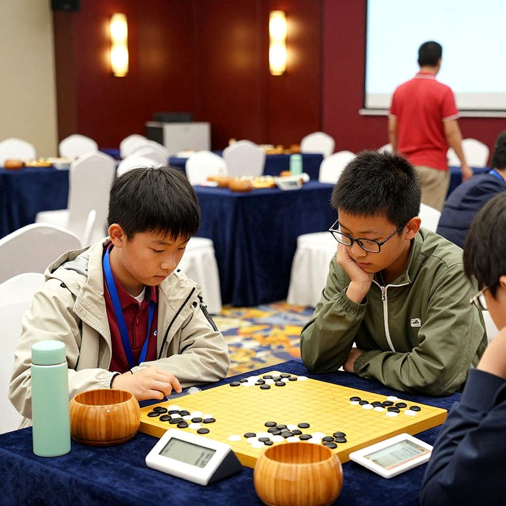 Khai cuộc Scotland, Kasparov 2026 và bài giảng của Mikhalchishin: điều gì còn lại sau tiếng vỗ tay