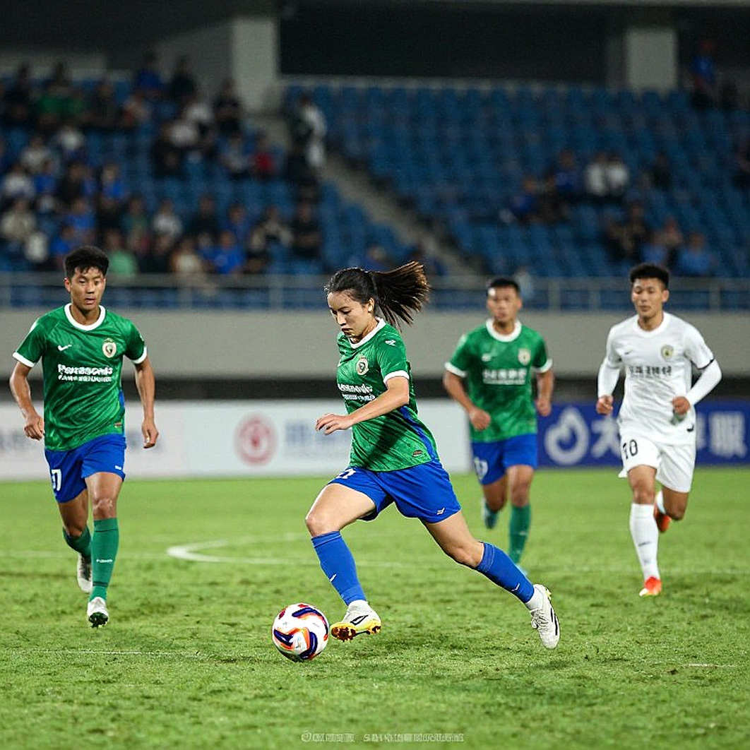 Vé trận chia tay của Messi: Điều bản tin nói và điều nó không nói