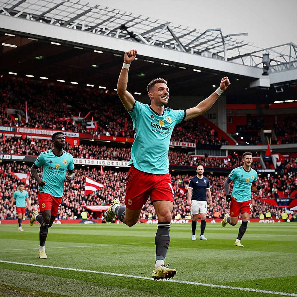 Alex Scott và khoảng lặng giữa hai đường chuyền: Khi chấn thương gân cắt ngang mùa bứt phá của Bournemouth