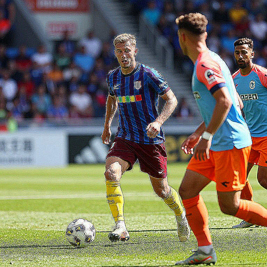 Hà Lan dưới thời Xavi Hernández: bốn trục cải thiện, hai trận đấu và một vùng dữ liệu còn trống