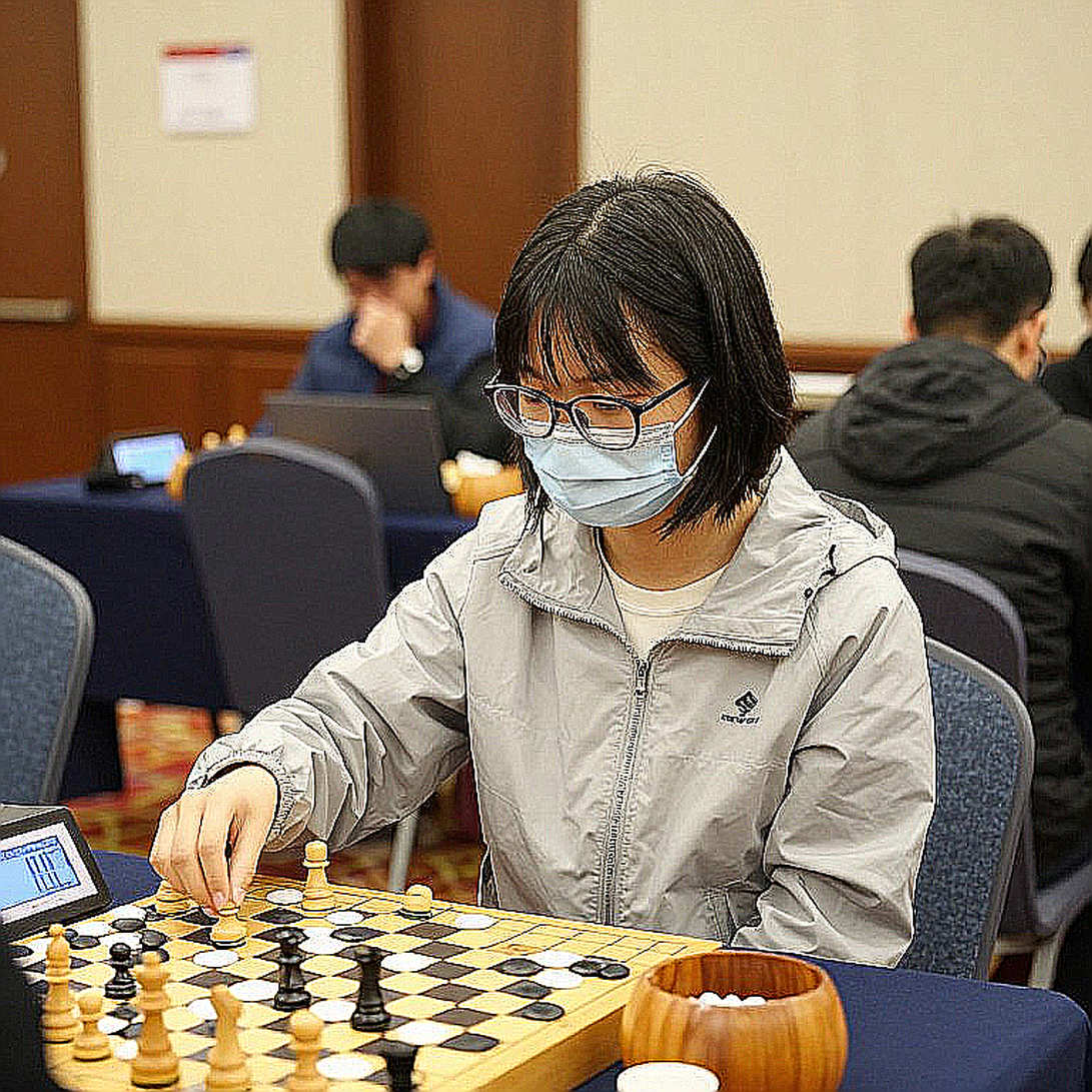 ChessBase Magazine 225: 27 ván cờ ngắn, 10 bài khai cuộc và mùa thu không hứa hẹn lý thuyết mới