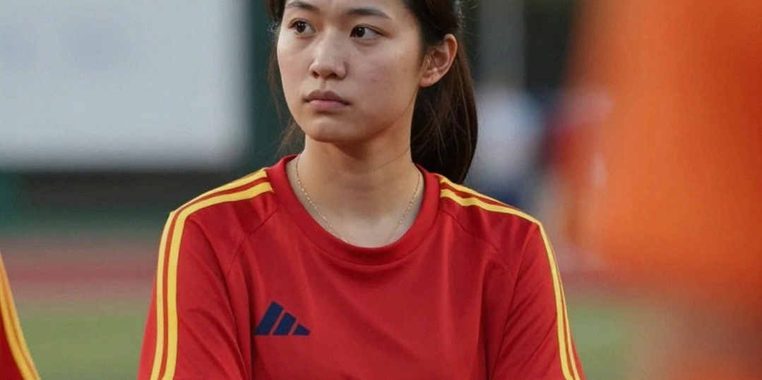 Amy Hunt và cánh cửa không khóa: Khi điền kinh trở thành tiếng nói