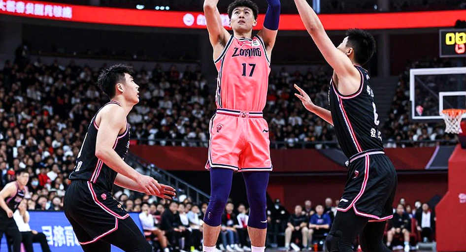 Paul George vượt Kyle Korver với cú ném ba thứ 2.451: vị trí thứ tám lịch sử NBA và giải phẫu của một ca chuyển đổi kỹ năng