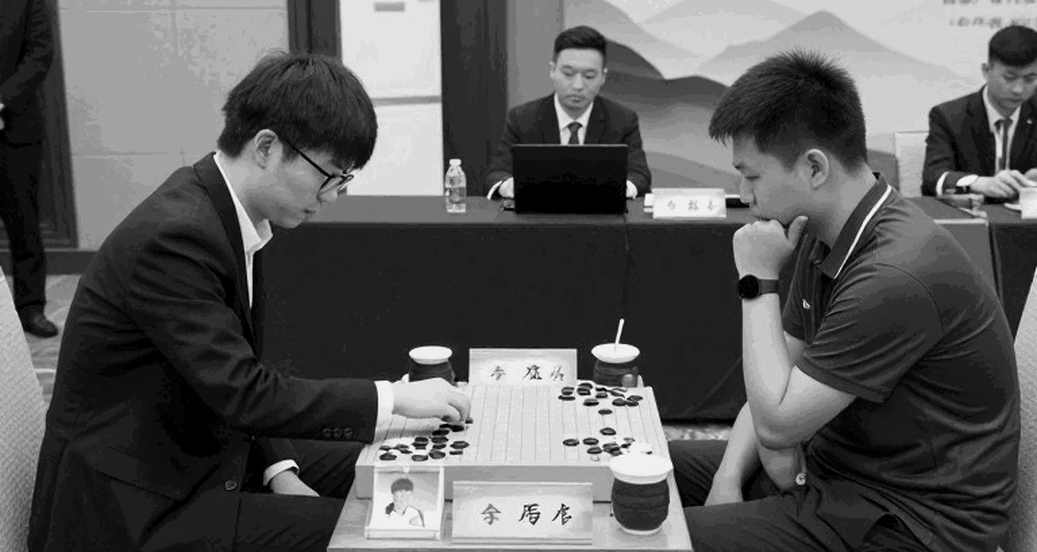 GCL 2026: Nepomniachtchi làm Carlsen hoảng hốt trước khi vượt qua Sindarov trên thời gian