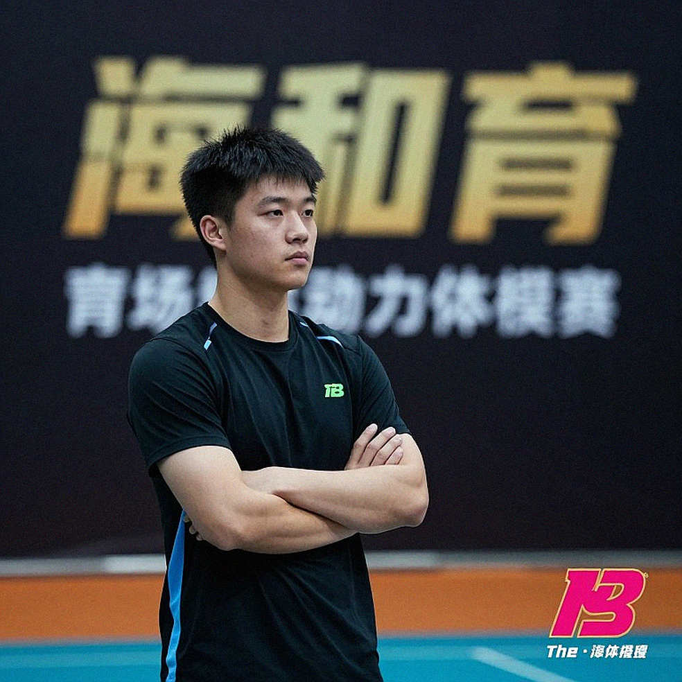 Dặm 20 không có lá chắn: Khi marathon nghiệp dư để tim người trẻ đánh cược